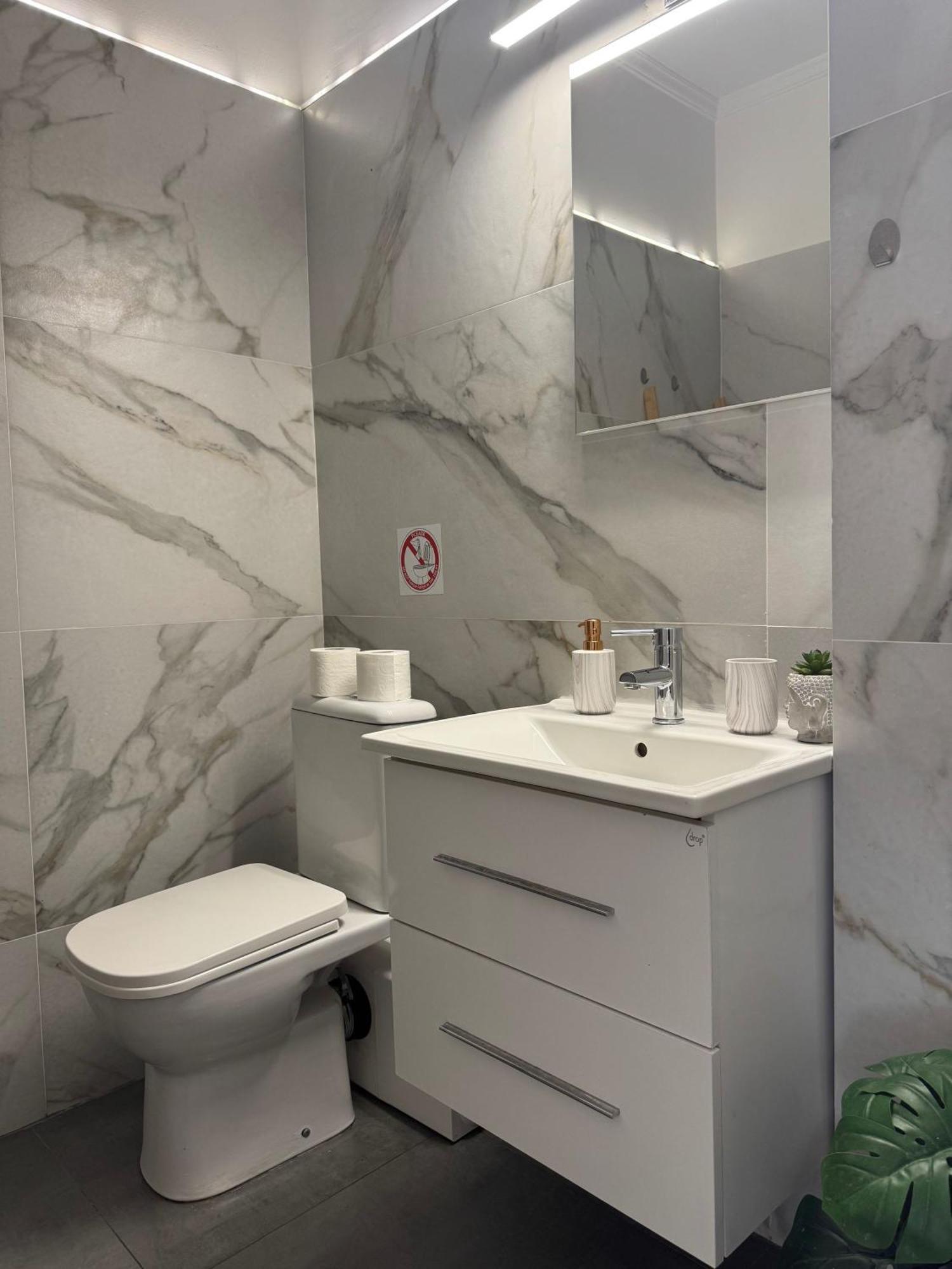 Afrodite Central Apartment By Vpn Atene Esterno foto